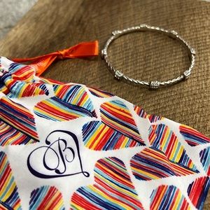 Brighton bangle with cz stations